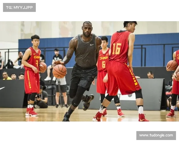 《篮球传奇的背后:揭开NBA巨星成长与奋斗的真实故事》 《篮球传奇的背后:揭开NBA巨星成长与奋斗的真实故事》